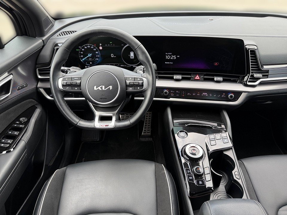 Fahrzeugabbildung Kia SPORTAGE PHEV 1.6T GTL 4WD GARANTIE-12/29 PANO++ GT-Line Plug-in Hybrid 4WD