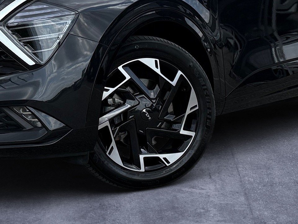 Fahrzeugabbildung Kia SPORTAGE PHEV 1.6T GTL 4WD GARANTIE-12/29 PANO++ GT-Line Plug-in Hybrid 4WD
