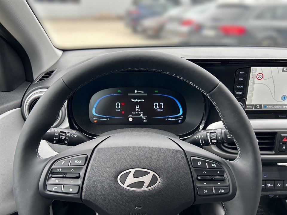Fahrzeugabbildung Hyundai i10 1.2 PRIME KLIMAAT+NAV+SHZ+LHZ+CARPLAY+QI+KAM