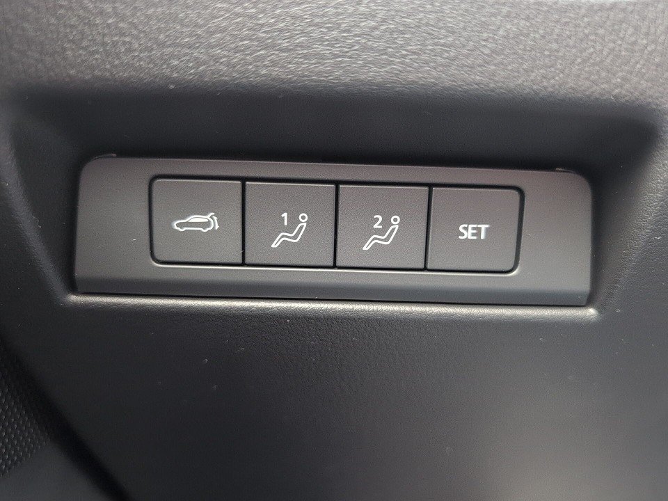 Fahrzeugabbildung Mazda CX-80 PHEV 2.5L eSKY AT AWD HOMURA-PLUS NAV+PANO
