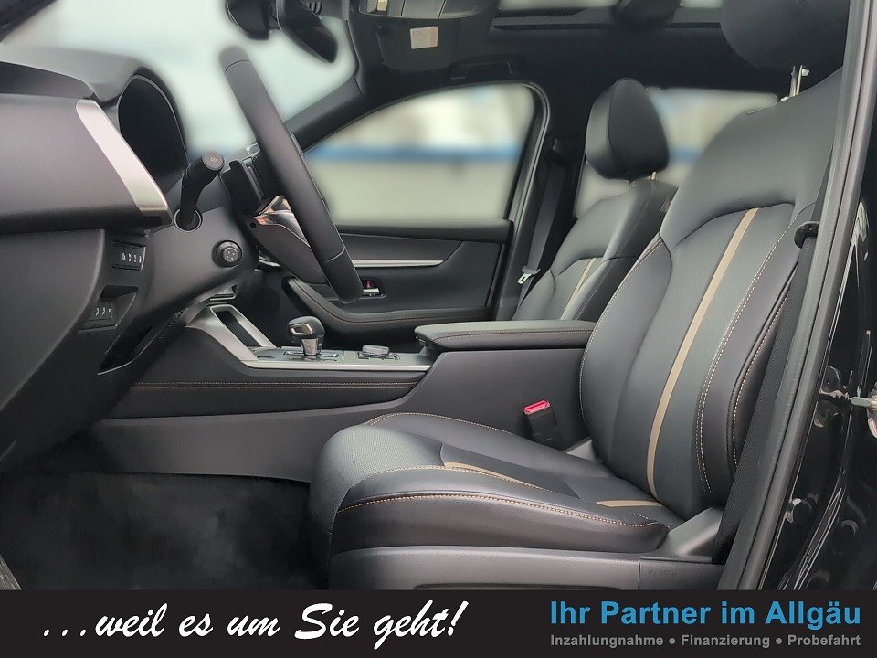 Fahrzeugabbildung Mazda CX-80 PHEV 2.5L eSKY AT AWD HOMURA-PLUS NAV+PANO