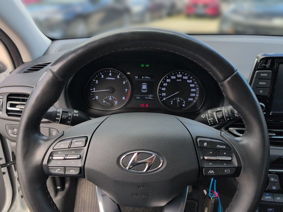 Fahrzeugabbildung Hyundai i30 1.5T TREND 1HD GARANTIE-5/28 LED+KAM+CARPLAY Trend Mild-Hybrid