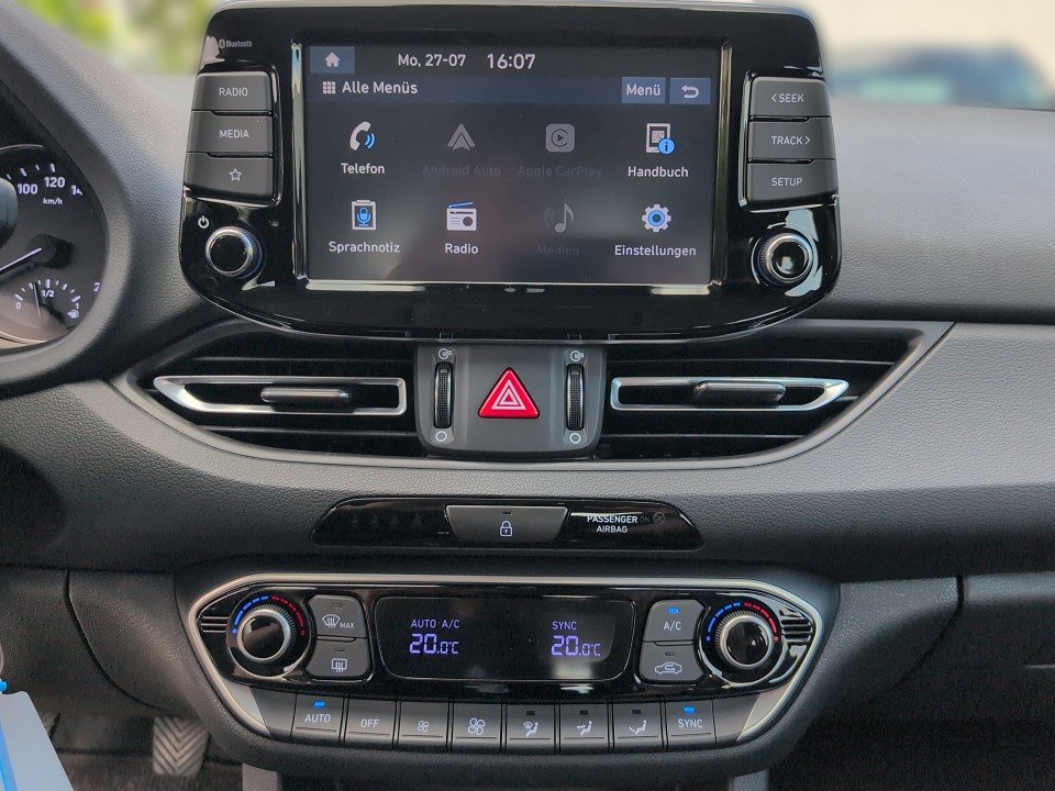 Fahrzeugabbildung Hyundai i30 1.5T TREND 1HD GARANTIE-5/28 LED+KAM+CARPLAY Trend Mild-Hybrid