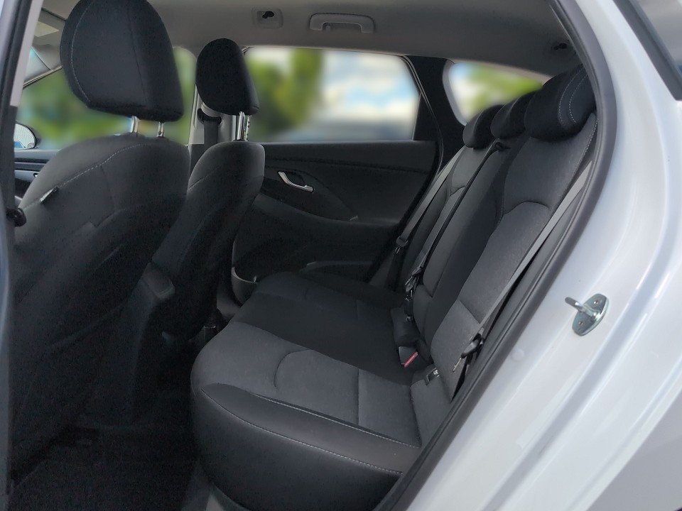 Fahrzeugabbildung Hyundai i30 1.5T TREND 1HD GARANTIE-5/28 LED+KAM+CARPLAY Trend Mild-Hybrid