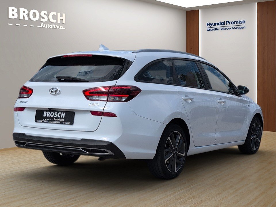 Fahrzeugabbildung Hyundai i30 1.5T TREND 1HD GARANTIE-5/28 LED+KAM+CARPLAY Trend Mild-Hybrid
