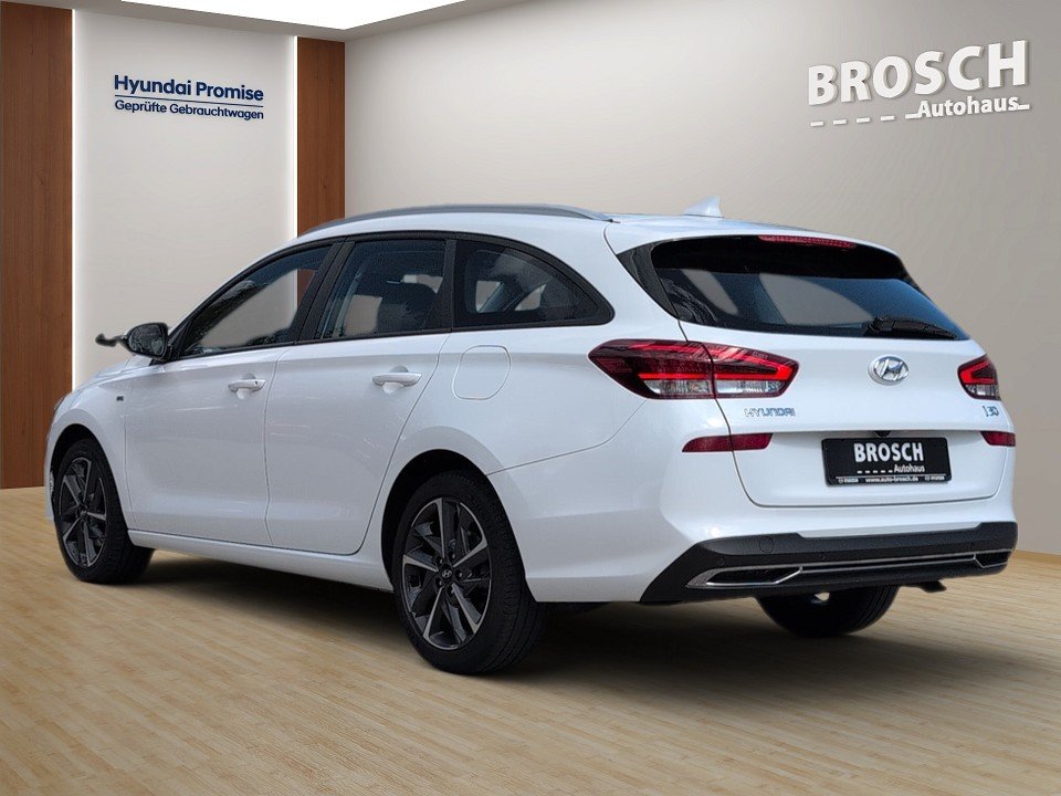 Fahrzeugabbildung Hyundai i30 1.5T TREND 1HD GARANTIE-5/28 LED+KAM+CARPLAY Trend Mild-Hybrid