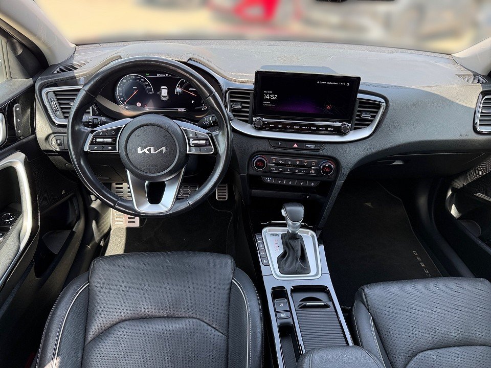 Fahrzeugabbildung Kia XCEED 1.5T PLATINUM 1HD AHK VOLL GARANTIE-05.29 Platinum Edition