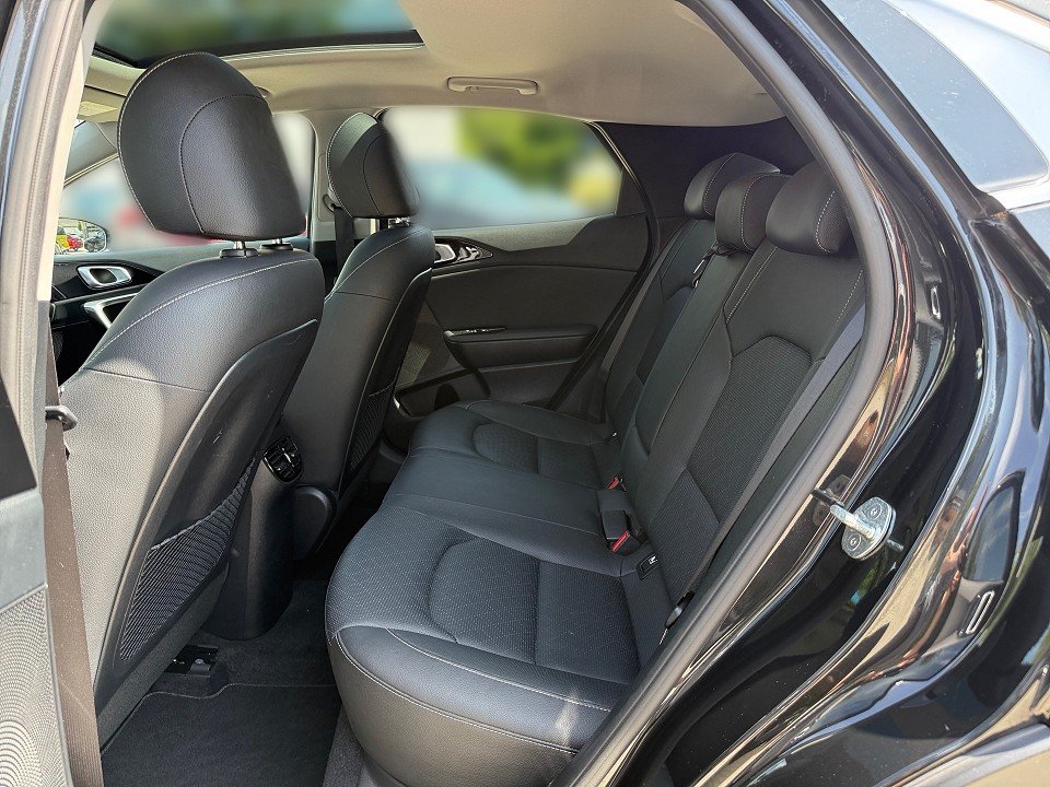 Fahrzeugabbildung Kia XCEED 1.5T PLATINUM 1HD AHK VOLL GARANTIE-05.29 Platinum Edition