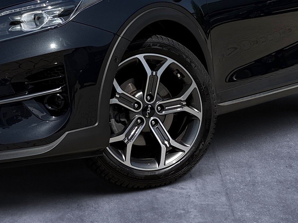 Fahrzeugabbildung Kia XCEED 1.5T PLATINUM 1HD AHK VOLL GARANTIE-05.29 Platinum Edition