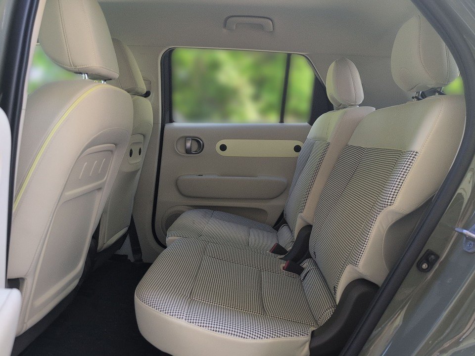 Fahrzeugabbildung Hyundai INSTER 49kWh PRIME GARANTIE-4/31 NAV+360+CARPLAY