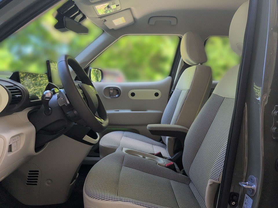 Fahrzeugabbildung Hyundai INSTER 49kWh PRIME GARANTIE-4/31 NAV+360+CARPLAY