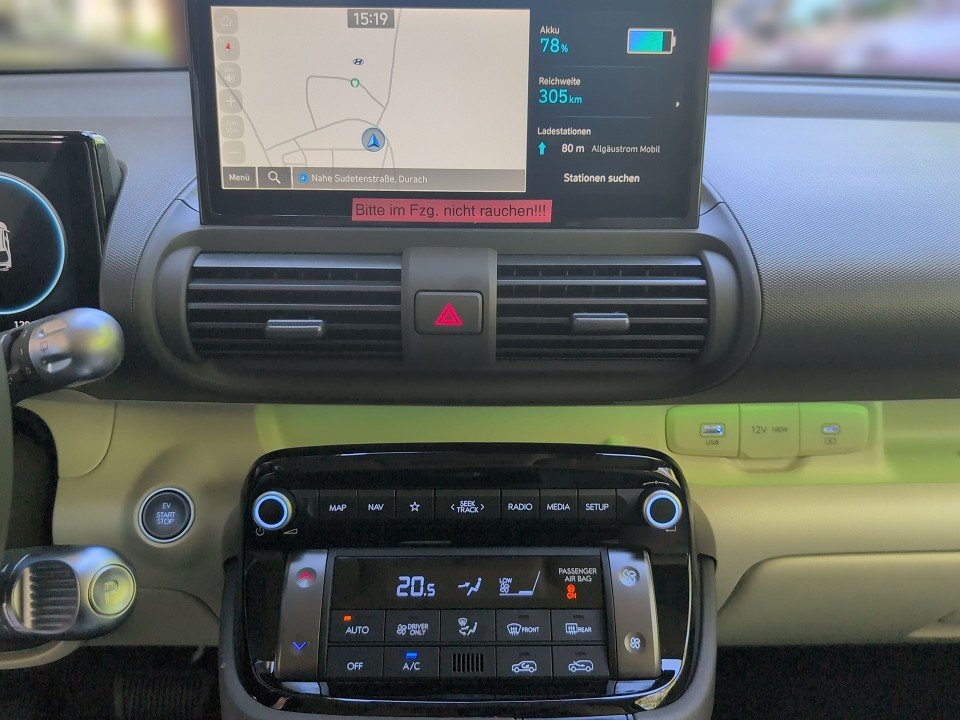 Fahrzeugabbildung Hyundai INSTER 49kWh PRIME GARANTIE-4/31 NAV+360+CARPLAY