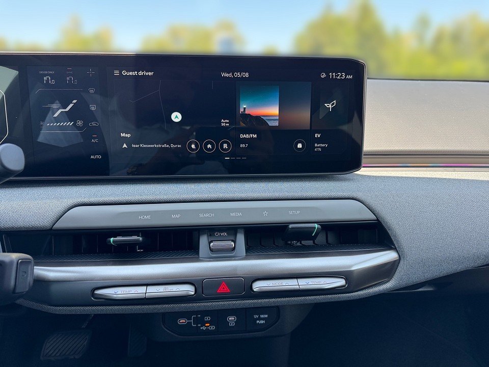Fahrzeugabbildung Kia EV4 81 FWD EARTH UP TE WIC DWP DE AHK 594KMRANGE