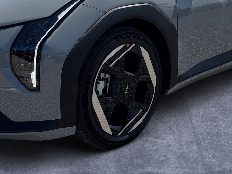 Fahrzeugabbildung Kia EV4 81 FWD EARTH UP TE WIC DWP DE AHK 594KMRANGE
