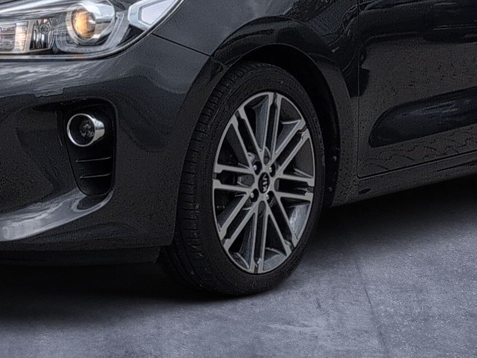 Fahrzeugabbildung Kia RIO 1.0T 7DCT PLATINUM SCHIEBEDACH VOLL CARPLAY+ Platinum Edition