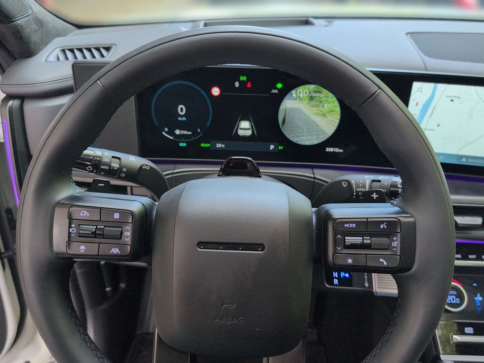 Fahrzeugabbildung Hyundai SANTA FE HEV 1.6T AT 4WD 6S BLACKLINE NAV+BOSE++
