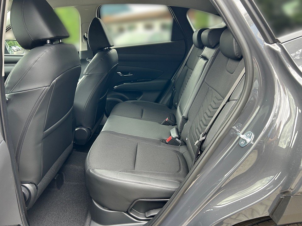 Fahrzeugabbildung Hyundai TUCSON HEV MY25 1.6T 6AT 4WD TREND MATRIX+NAV+QI
