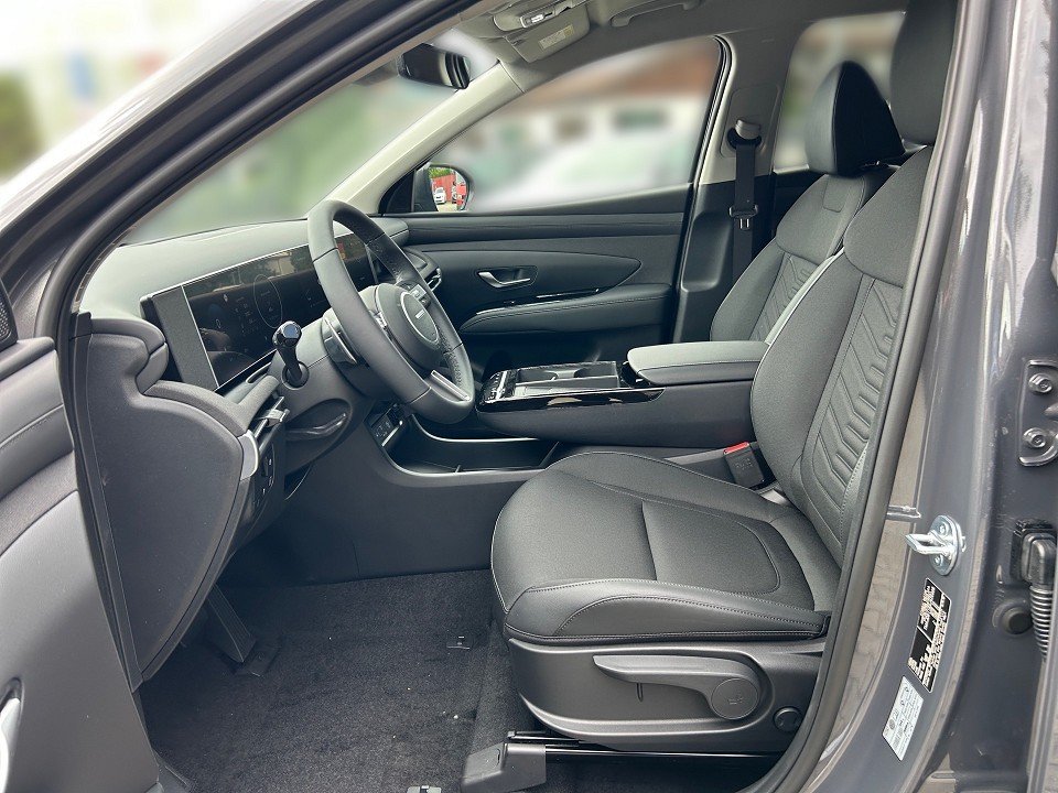 Fahrzeugabbildung Hyundai TUCSON HEV MY25 1.6T 6AT 4WD TREND MATRIX+NAV+QI