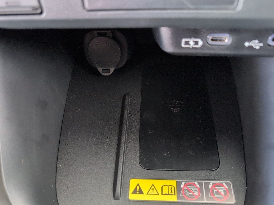 Fahrzeugabbildung Mazda 2 HEV 1.5 116 HOMURA GARANTIE KAM+PDC+2xSHZ+QI++