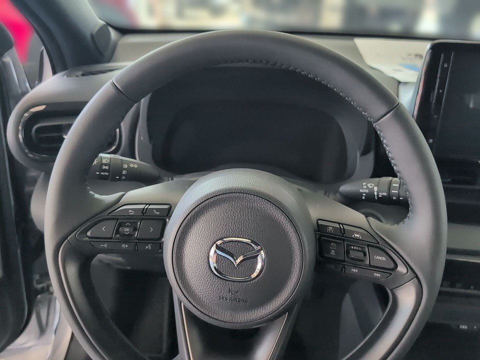 Fahrzeugabbildung Mazda 2 HEV 1.5 116 HOMURA GARANTIE KAM+PDC+2xSHZ+QI++