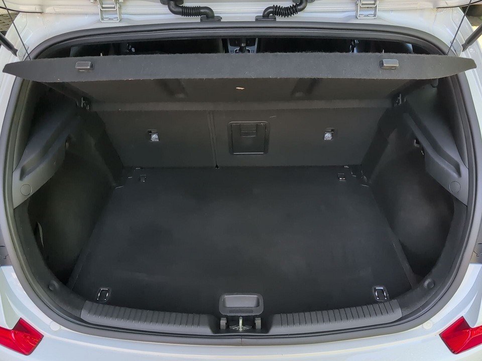 Fahrzeugabbildung Hyundai i30 1.4T AT N-LINE NAV-/KOMF-P PANO+KAM+CARPLAY+