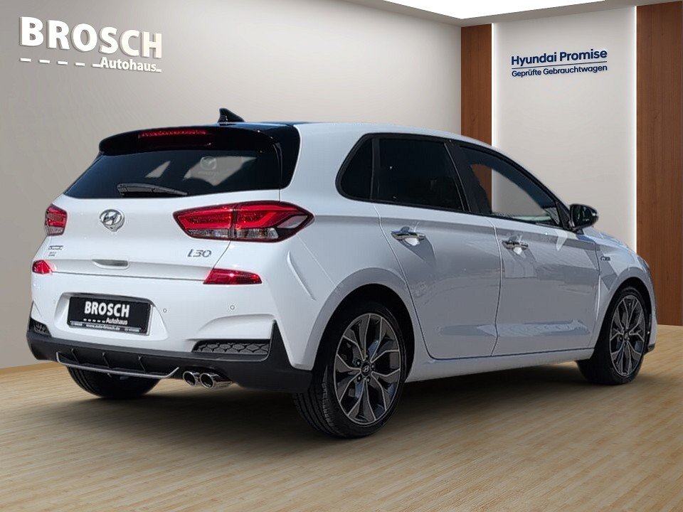 Fahrzeugabbildung Hyundai i30 1.4T AT N-LINE NAV-/KOMF-P PANO+KAM+CARPLAY+