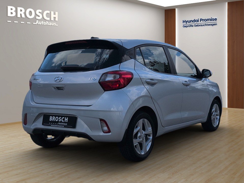 Fahrzeugabbildung Hyundai i10 1.0 5-AMT TREND KOMF-P GARANTIE NAV+KAM+PDC+