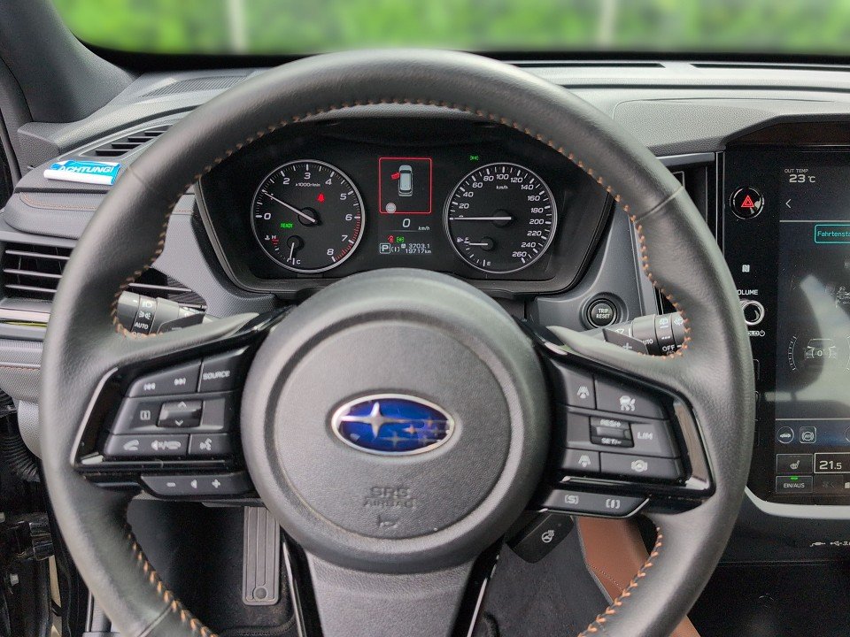 Fahrzeugabbildung Subaru FORESTER 2.0ie AT AWD PLATINUM PANO+H/K+NAV+KAM+