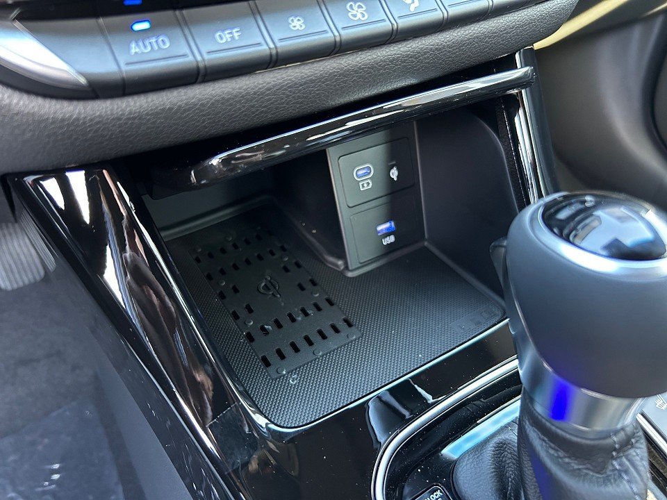 Fahrzeugabbildung Hyundai i30 (MY25) 1.0T AT ADVANTAGE NAV+SHZ+CARPLAY+LED