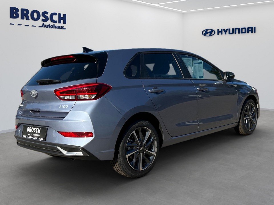 Fahrzeugabbildung Hyundai i30 (MY25) 1.0T AT ADVANTAGE NAV+SHZ+CARPLAY+LED