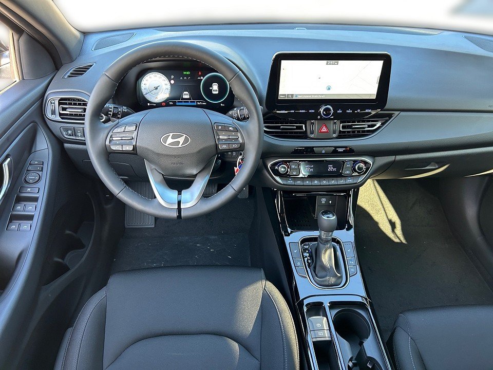 Fahrzeugabbildung Hyundai i30 (MY25) 1.0T AT ADVANTAGE NAV+SHZ+CARPLAY+LED