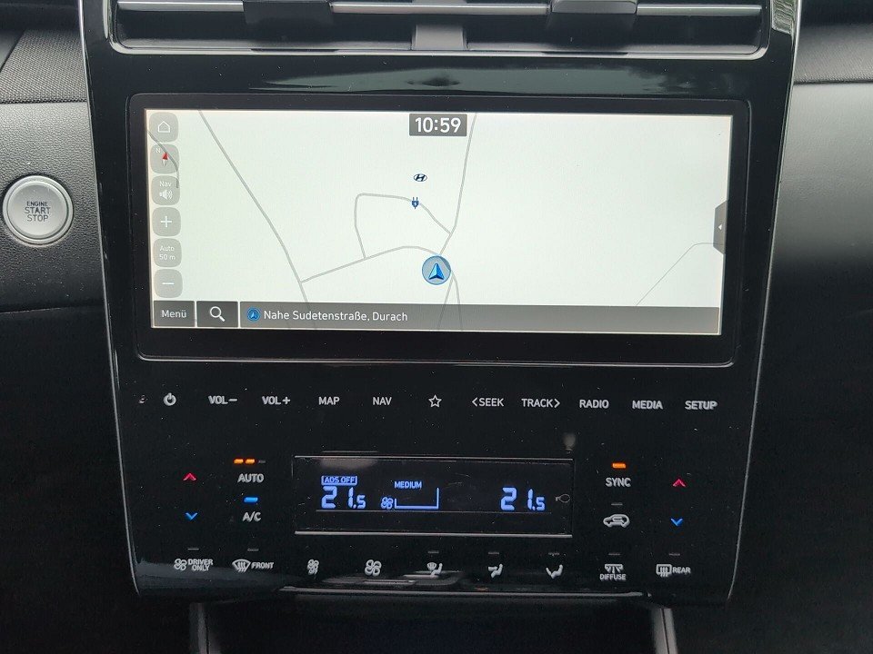 Fahrzeugabbildung Hyundai TUCSON PHEV 1.6T 4WD TREND ASS-P PANO+ECS+NAVI++
