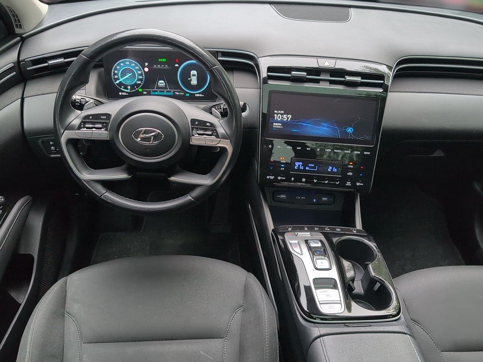 Fahrzeugabbildung Hyundai TUCSON PHEV 1.6T 4WD TREND ASS-P PANO+ECS+NAVI++