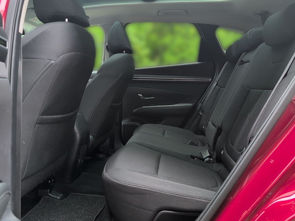 Fahrzeugabbildung Hyundai TUCSON PHEV 1.6T 4WD TREND ASS-P PANO+ECS+NAVI++