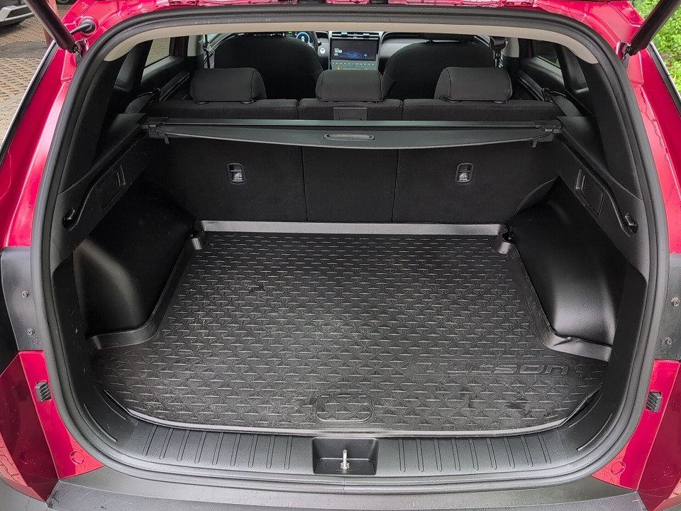 Fahrzeugabbildung Hyundai TUCSON PHEV 1.6T 4WD TREND ASS-P PANO+ECS+NAVI++