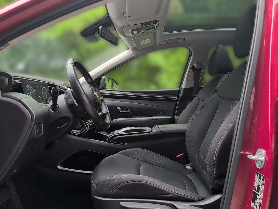 Fahrzeugabbildung Hyundai TUCSON PHEV 1.6T 4WD TREND ASS-P PANO+ECS+NAVI++