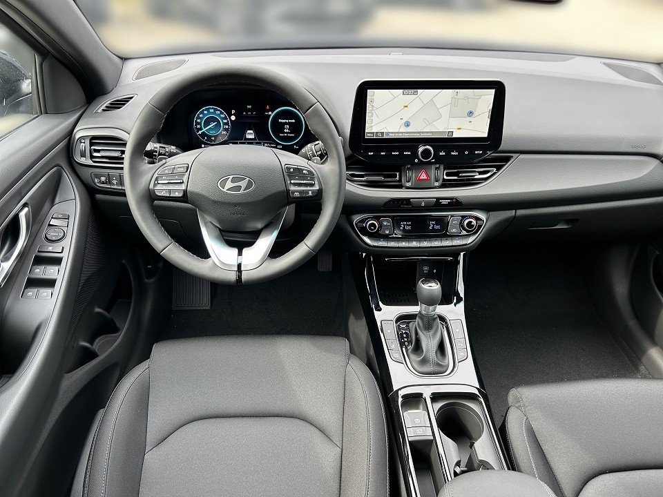 Fahrzeugabbildung Hyundai i30 MY25 1.5T 48V 7DCT ADVANTAGE PLUS-P KEYLESS+