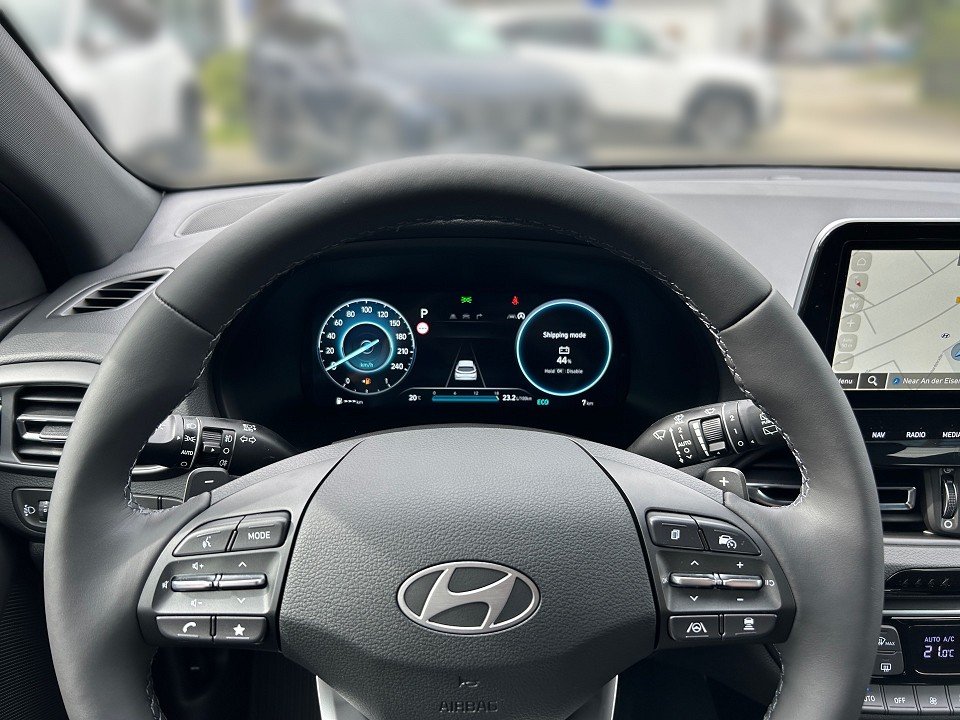 Fahrzeugabbildung Hyundai i30 MY25 1.5T 48V 7DCT ADVANTAGE PLUS-P KEYLESS+