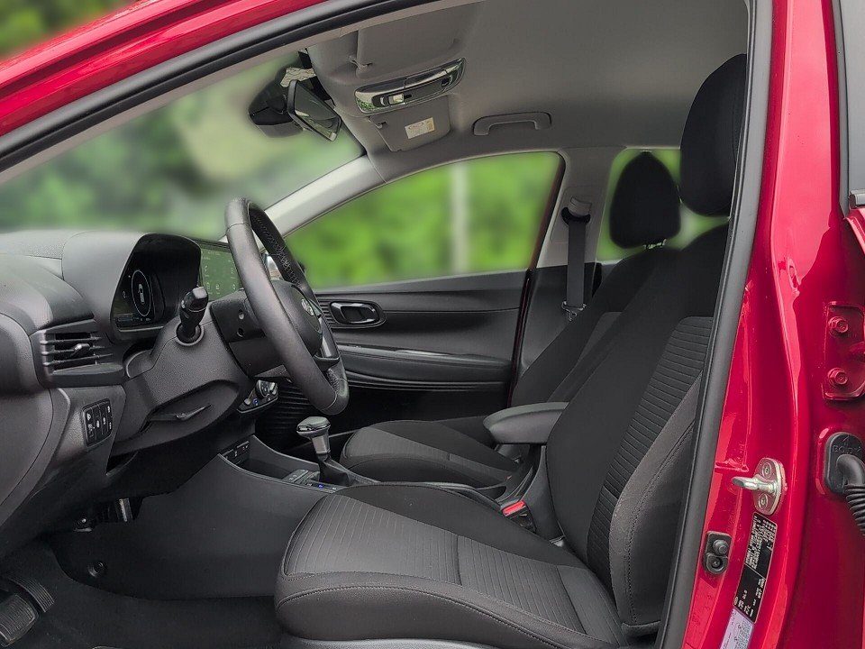 Fahrzeugabbildung Hyundai i20 1.0T DCT TREND GARANTIE 1HD KAM+CARPLAY+KLIMA Trend Mild-Hybrid