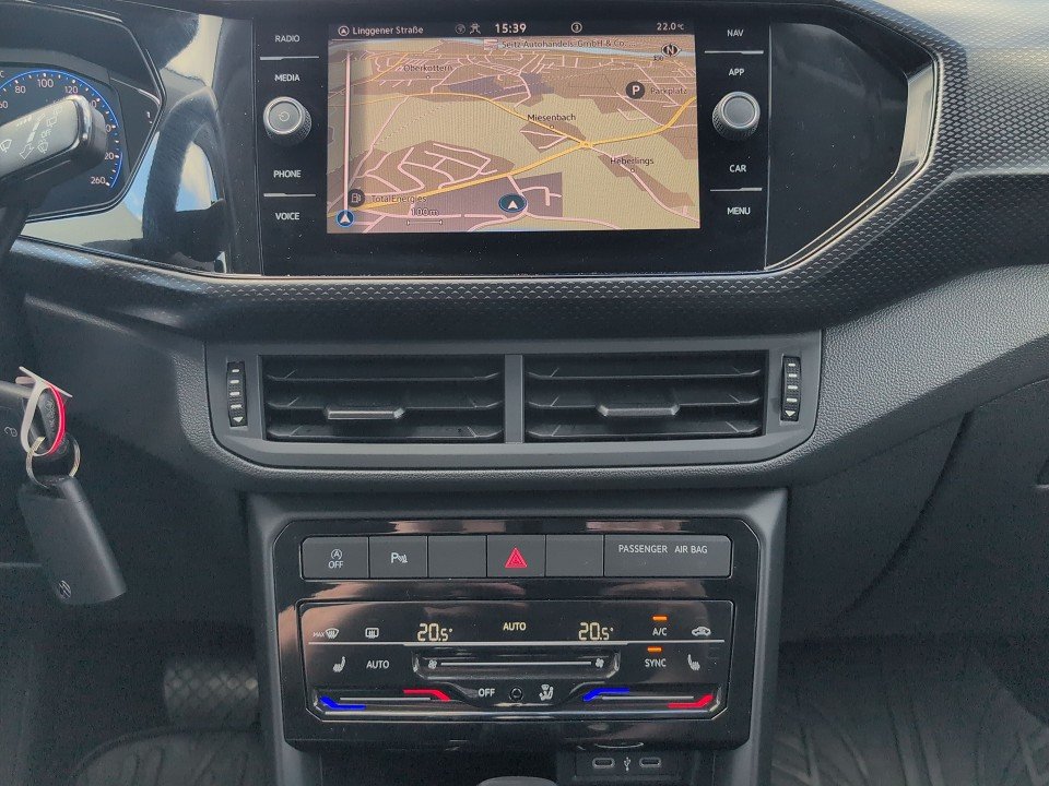 Fahrzeugabbildung Volkswagen T-CROSS 1.0 TSI DSG LIFE GARANTIE NAV+KAM+KLIMA Life