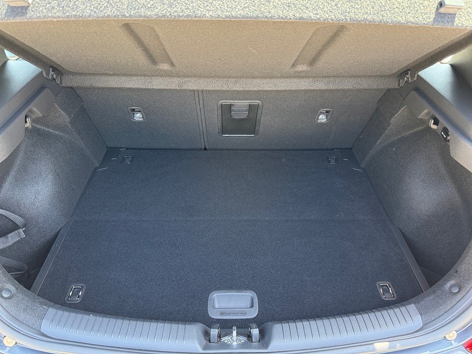 Fahrzeugabbildung Hyundai i30 1.4T 7DCT TREND NAV-P 1HD GARANTIE KAMERA+++