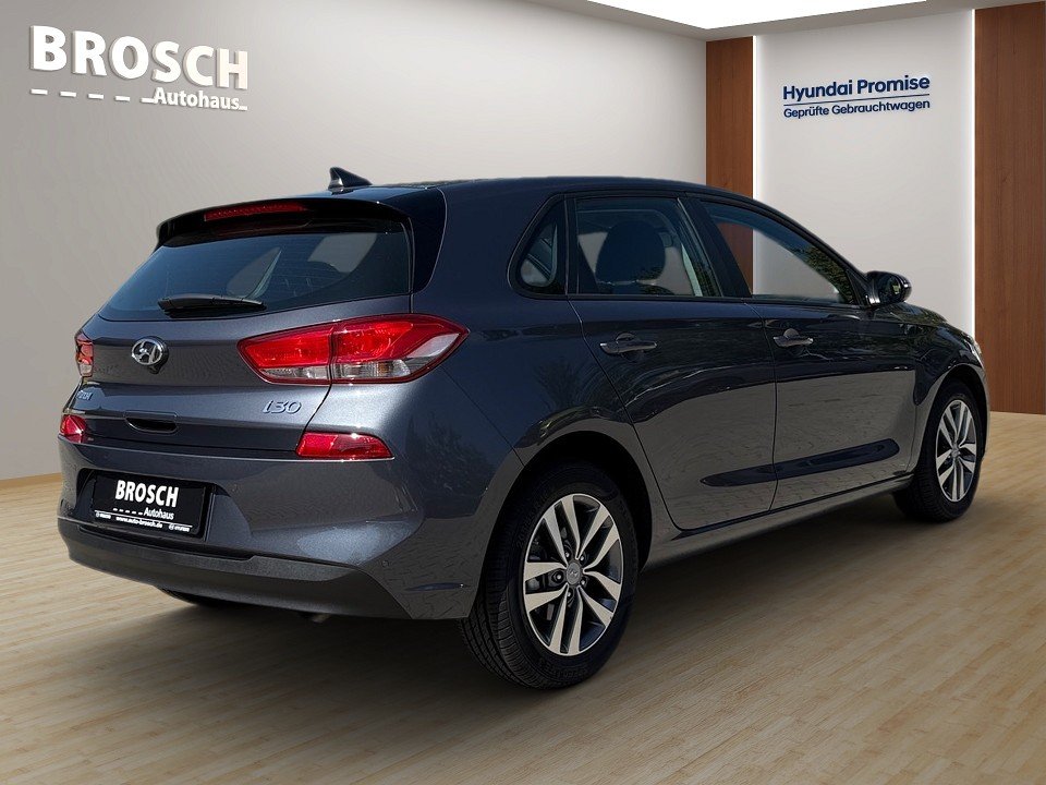 Fahrzeugabbildung Hyundai i30 1.4T 7DCT TREND NAV-P 1HD GARANTIE KAMERA+++