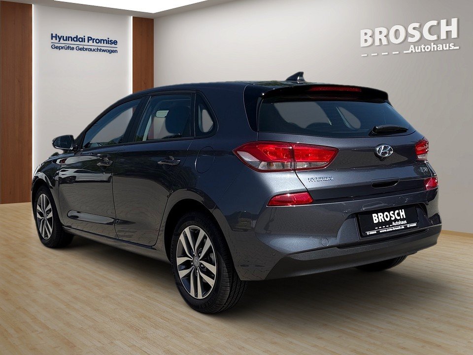 Fahrzeugabbildung Hyundai i30 1.4T 7DCT TREND NAV-P 1HD GARANTIE KAMERA+++