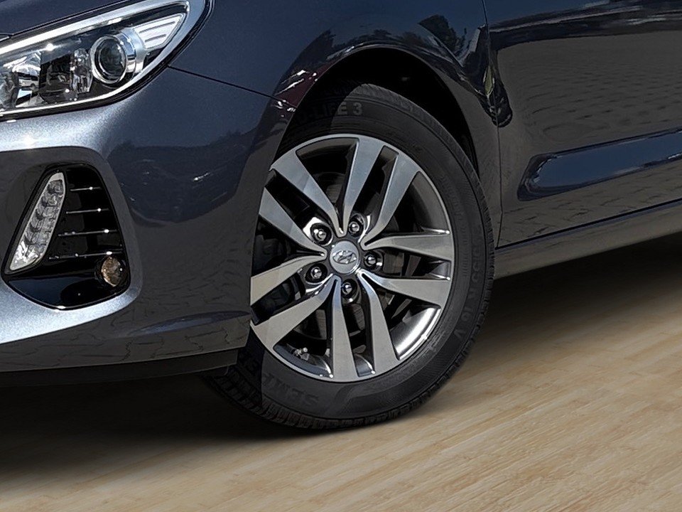 Fahrzeugabbildung Hyundai i30 1.4T 7DCT TREND NAV-P 1HD GARANTIE KAMERA+++