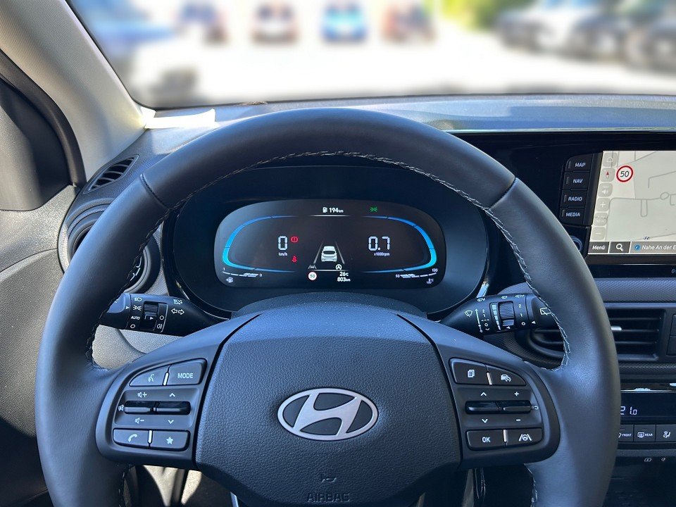 Fahrzeugabbildung Hyundai i10 MY25 1.2 TREND KOMF-P 15+PDC+KAMERA+NAV+KAMERA