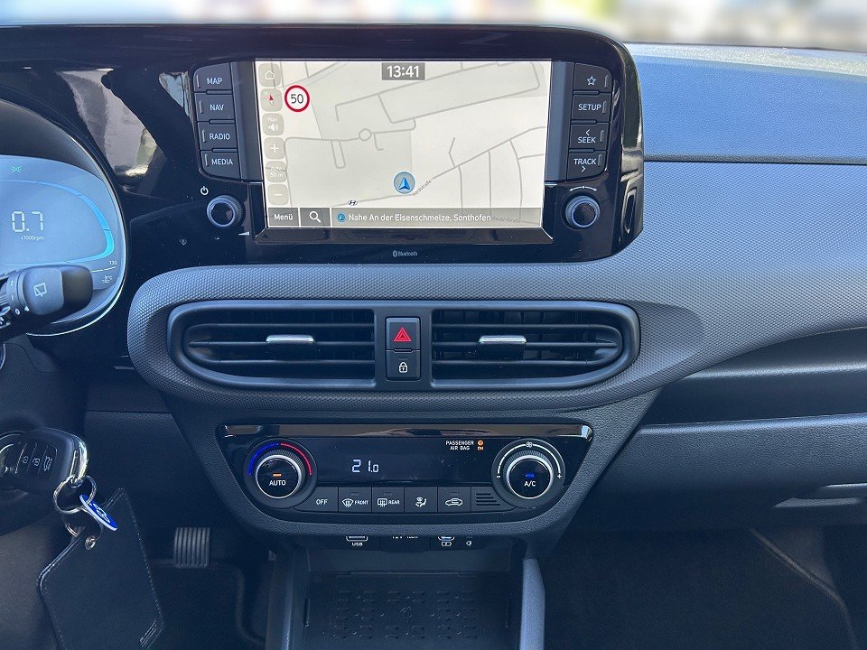 Fahrzeugabbildung Hyundai i10 MY25 1.2 TREND KOMF-P 15+PDC+KAMERA+NAV+KAMERA