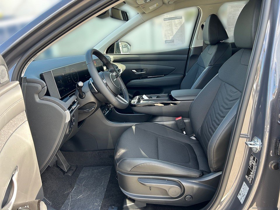 Fahrzeugabbildung Hyundai TUCSON HEV MY25 1.6T AT 4WD TREND LED-P NAVI+SHZ