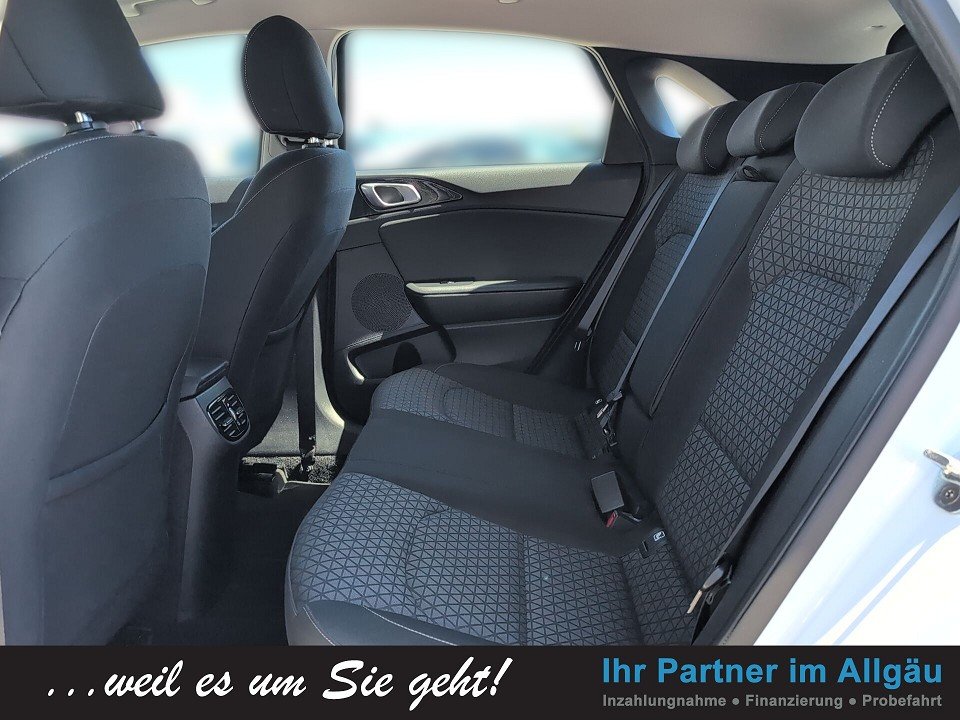 Fahrzeugabbildung Kia CEED 1.4T DCT SPIRIT GARANTIE-7.28 TEC/NAV-P 1HD Spirit