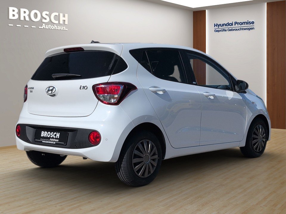 Fahrzeugabbildung Hyundai i10 1.0 YES! PLUS GARANTIE NAV+KLIMAAT+PDC+2xSHZ