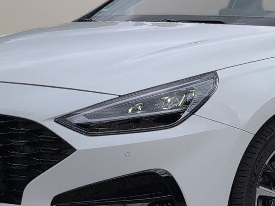 Fahrzeugabbildung Hyundai i30 KOMBI 1.0T DCT ADVANTAGE NAV+2xSHZ+KAMERA+QI